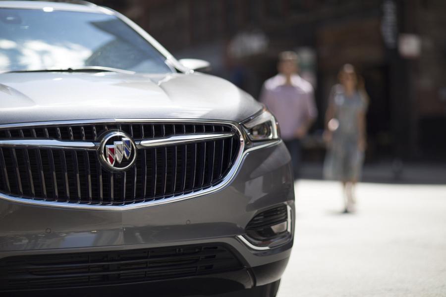 Детали экстерьера Buick Enclave 2017 года  (фото 16 из 22)